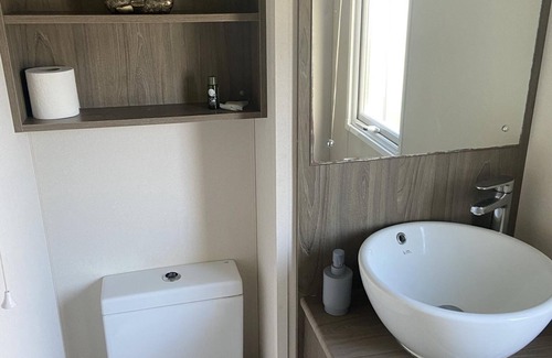 Woodhorn Cabin | Impeccable 2-Bed Lodge in Ashington