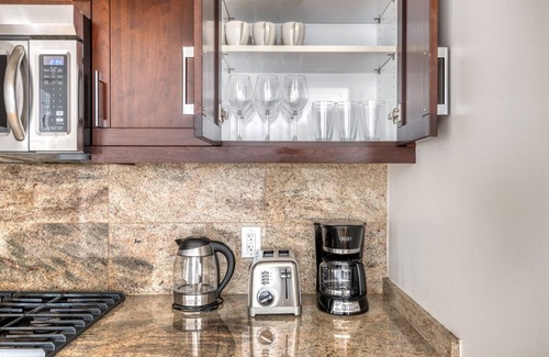 Back Bay East Apartment | Impeccable Back Bay 1BR w/W/D & Gym, near Copley Sq, by Blueground