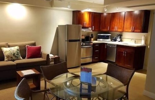 Waikiki Resort | Imperial Hawaiian Vacation Club Resort, Hot Tub!