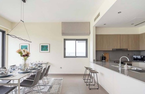 Dubai Villa | Impressive 4BR Villa w/ Maid's Room in Dubai Hills