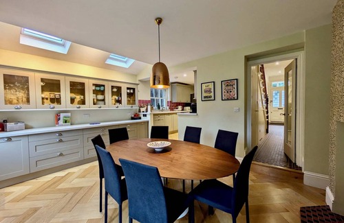 Tulse Hill House | Impressive 5BR family home in Leafy