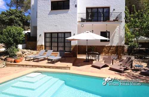 Olivella Villa | Impressive Villa Balzar With A/C, Private Pool - Sleeps 14, Peaceful Area