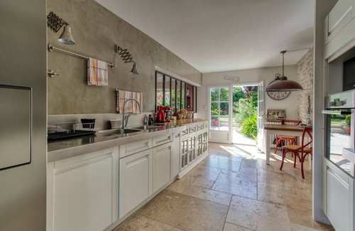 Saint-Martin-de-Re House | In the heart of Saint Martin de Ré, large house with courtyard, garden and swimming pool.