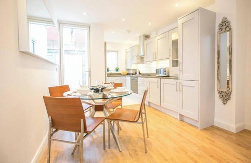 Dublin Apartment | In The Heart Grand Canal 3 Bedroom Apartment