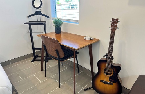 Uptown Apartment | In the heart of ABQ Uptown 3 minutes from Coronado Mall & Winrock Town Center
