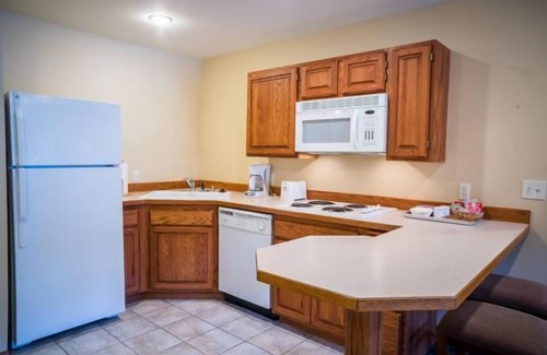 Leavenworth Apartment | In the heart of downtown - Front Street - Leavenworth's main shopping/dining street