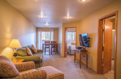 Leavenworth Apartment | In the heart of downtown - Front Street - Leavenworth's main shopping/dining street