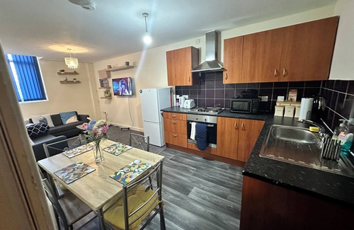 Wolverhampton Apartment | In the heart of Wolves! Airrose two bed apartment