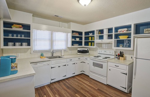 Johnson City House | In the Heart of Johnson City (less than 1 mile from ETSU/VA)