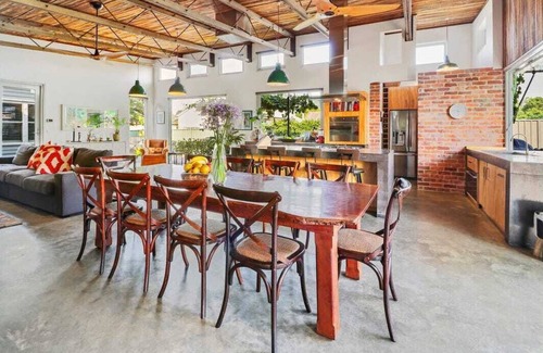 Mansfield House | In the Heart of Mansfield - Perfect for Large Families