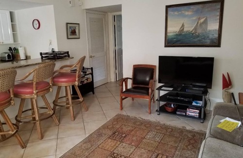 Old Naples Condo | In the heart of Old Naples