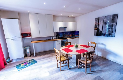 Cour-Cheverny House | In the heart of the Chateaux de la Loire Gîte de Plain-Pied adapted for PMR. Pets allowed