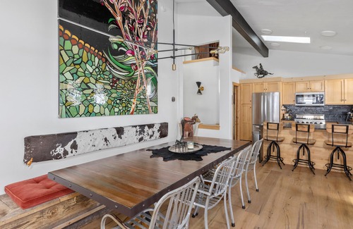 Telluride House | In the HEART of Telluride! THE SADDLE PAD- 5 stars! Walk to everything!