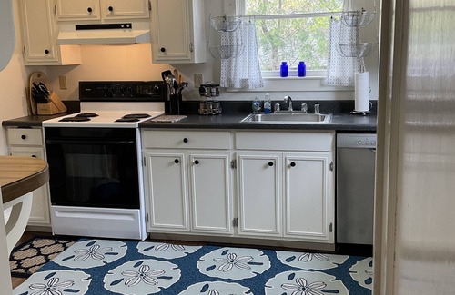 Bar Harbor House | In-town Bar Harbor, walk everywhere, off-street parking, and close to Shore Path