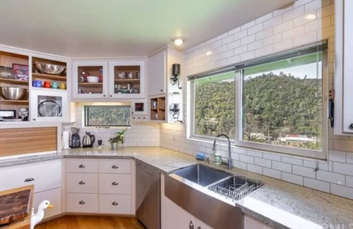 Mariposa House | In Town - CASA EL CAPITAN - Near Yosemite, Walk to restaurants, shops, hiking
