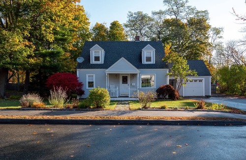 Bar Harbor House | In-Town Glen Mary Cottage