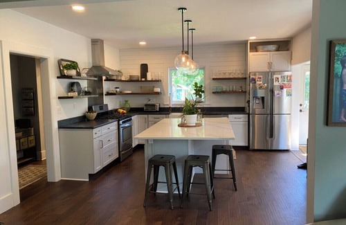 Saratoga Springs House | IN TOWN! Walk to Broadway, SPAC, track! Pet Friendly!
