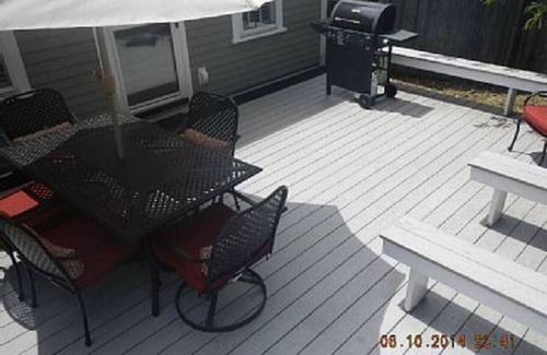 North Conway House | In Village/Best Location/Hot Tub/Yard/3 Fireplaces/walk to river