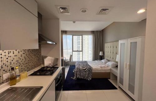 Downtown Dubai Apartment | In Vogue Live On the Canal in Business Bay