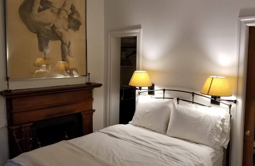 Greenwich Village Hotel | Incentra Surrey Room at Incentra Village Hotel