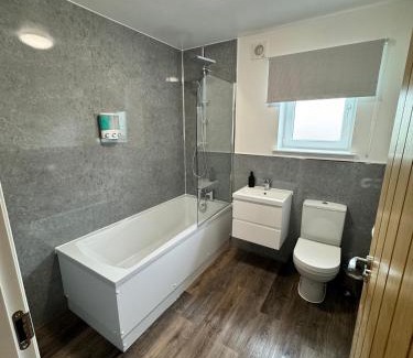 Bonhill Apartment | Inchfad Apartment 2/1
