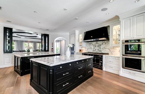 Idlewyld House | Incredible 9 Bedroom 11 Bath Idlewyld Mansion