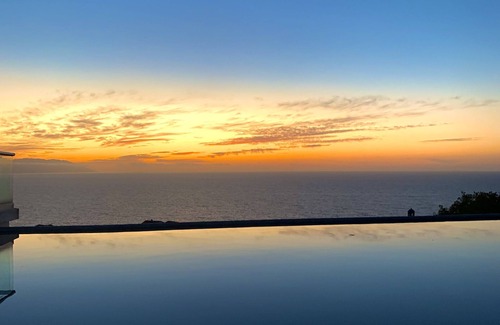 Conchas Chinas Condo | Incredible condo with panoramic views of the sea and mountains