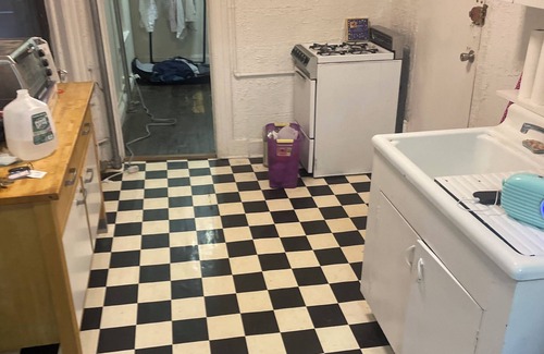 Financial District Apartment | Incredible deal - clean, spacious bright 1 bedroom in Spanish Harlem