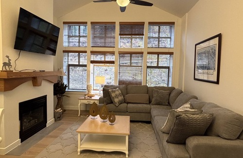 Salt Lake Mountain Resorts Condo | Incredible fully renovated large condo ski-in/ski-out at Solitude