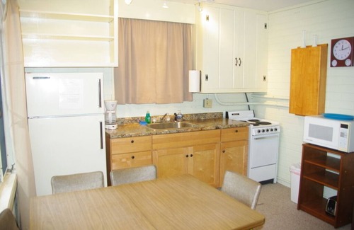 Lake Township Cottage | Incredible Lake Front Stay on Crystal Lake!