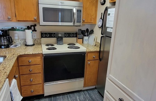 Gatlinburg - Pigeon Forge Condo | Incredible mtn views. Indoor pool & hot tub