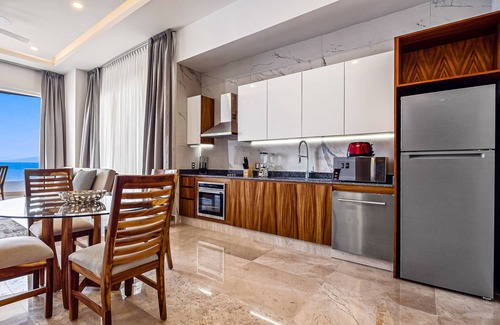 Mismaloya Condo | Incredible ocean-view condo with amazing pool, pool spa & balcony