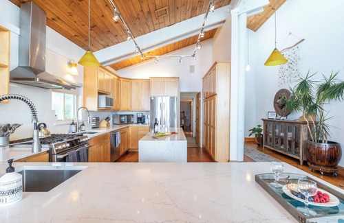 Marin County House | Incredible Ocean Front Home with 3 Master Suites and Secluded Beach