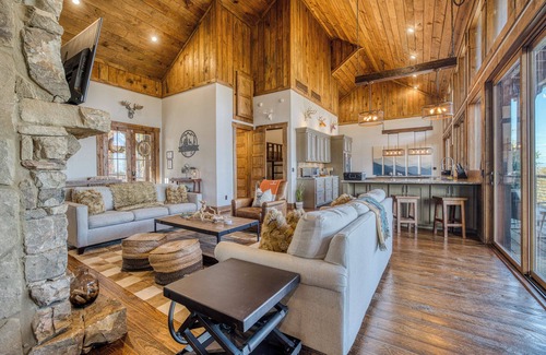 Blue Ridge Cabin | Incredible VIEWS! Year Round Heated POOL, PoolTable, HotTub, 5 Min to BlueRidge