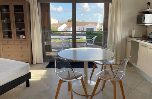 Saint-Georges-d'Oleron Apartment | Independent studio on 1st floor + parking. Ideal for a couple