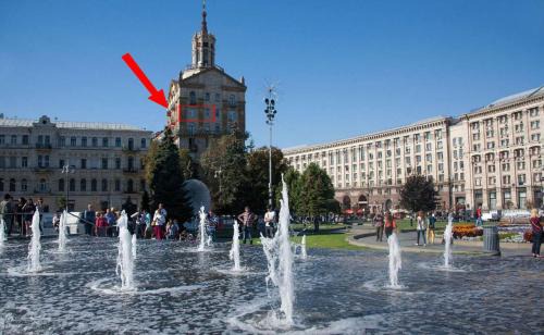 Lypky Apartment | Independence Square · Khreschatyk. View on Independence Sq. fountains