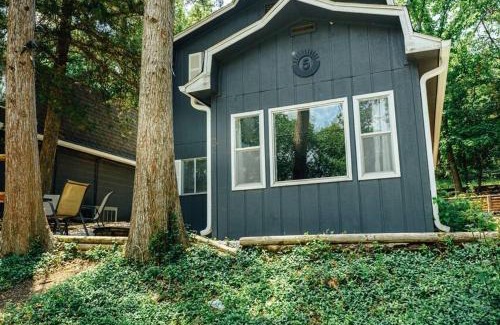 Indian Point Ski Chalet | Indian Point Villa#5 at Tribesman Resort on Table Rock Lake near Silver Dollar City, Branson
