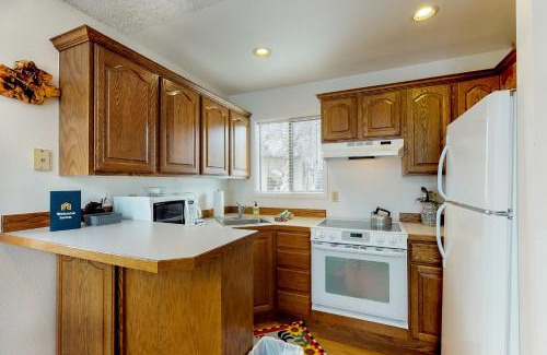Elkhorn Village Apartment | Indian Springs with a View