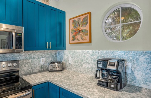 Indigo Reef Marina Homes House | Indigo Reef End Unit 3BR Waterfront Townhome w/Boat Slip, Pool, Gym & Views!