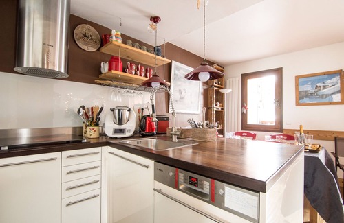 Valloire Ski Chalet | Individual chalet. 6 to 8 people. 4 bedrooms
