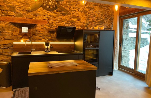 Les Brevieres House | Individual chalet la grange very close to the slopes