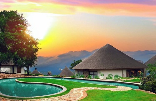 Creighton Resort | Indoni Eco Village