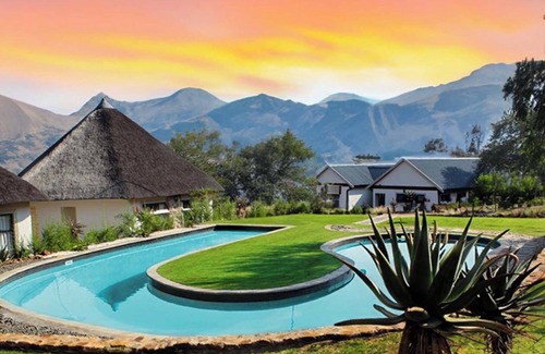 Creighton Resort | Indoni Eco Village