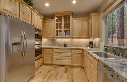 Montgomery Estates House | Indoor Pool, Arcade, Spa, Sauna, AC, Shuffleboard, Pool Table, 5min to Heavenly – Evergreen Estate