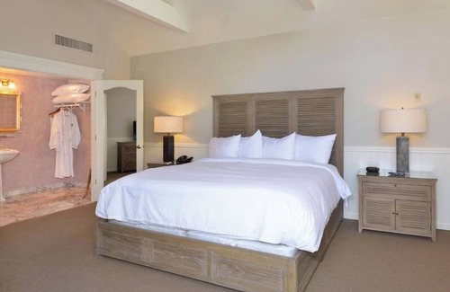 Santa Rosa Hotel | Indulge in a Two Refined Junior Suite Near Fine Dining + Santa Rosa Shops