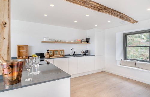 Arnside Cottage | Indulge in seaside luxury at this immaculate first and second floor apartment.