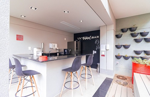 Pinheiros House | Industrial studio in the heart of Pinheiros with complete leisure area and pool with an awesome view