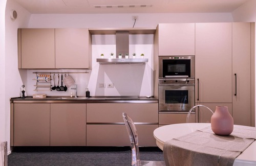 L'antico Ghetto Ebraico Apartment | Inferno 6 - Elegante Appartamento Alle due Torri