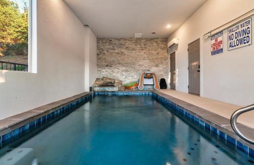 Sevierville House | Infinity Vista Retreat - 5BR, Smoky Mountain Views Pool, HotTub