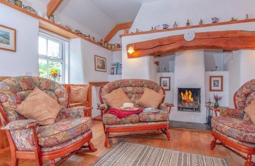 Landshipping House | Inglenook Cottage